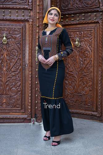 جلابيه مطرزة مع طرحة راس سودا وشال اصفر - 2XL
