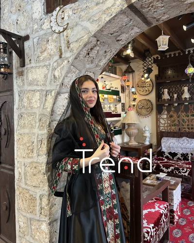 جلابية ميد اسود بتطريزات طولية وطرحة راس - XL
