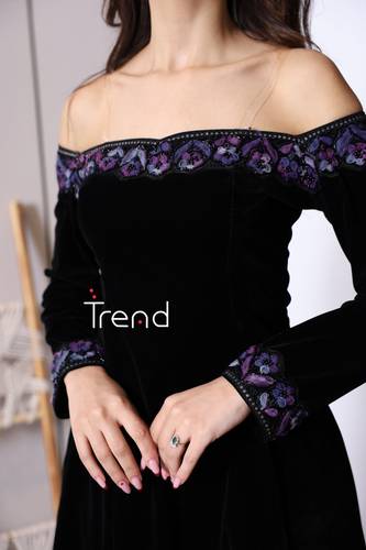 فستان مخمل أوف شولدر بورود فخمة - XL