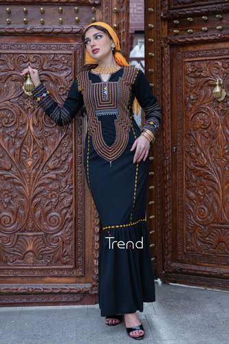 جلابيه مطرزة مع طرحة راس سودا وشال اصفر - 2XL