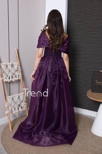 فستان سهرة بنفسجي مطرّز بكرستال - 2XL