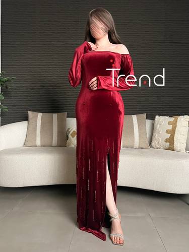 فستان مخمل طويل مميز بأكمام لون برغندي  - 2XL
