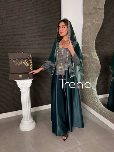جلابية خضراء طويل مطرزة بطرحة - 3XL