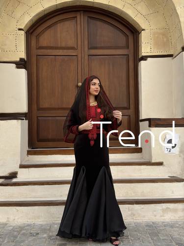 فستان مخمل طويل احمر مع طرحة راس  - 3XL