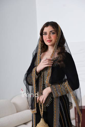 جلابية تراثيه  اسود مع طرحة راس - 5XL