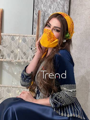 جلابية كحلية مطرزة مع منديل اصفر - 3XL
