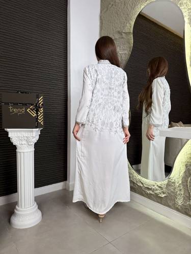 جلابية مطرزه ابيض  - XL