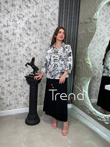 بلوزة ساتان ابيض مشجرة بأسود  - L