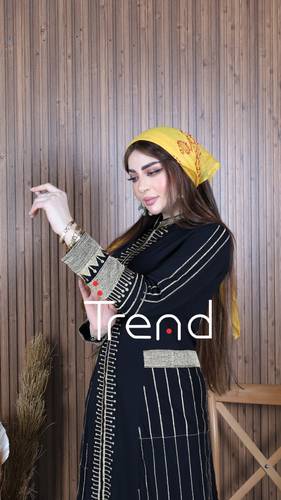 جلابية طويلة سوداء مطرزة من الامام والخلف - S