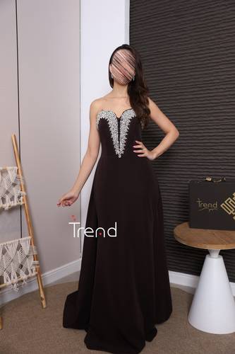 فستان سهرة موكا بدون أكمام بتطريز كرستال - 2XL