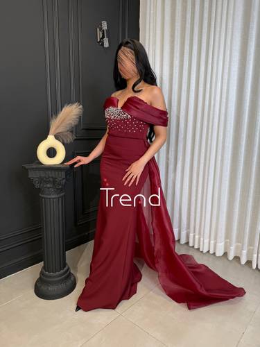 فستان برغندي بكرستال من الصدر  - 2XL