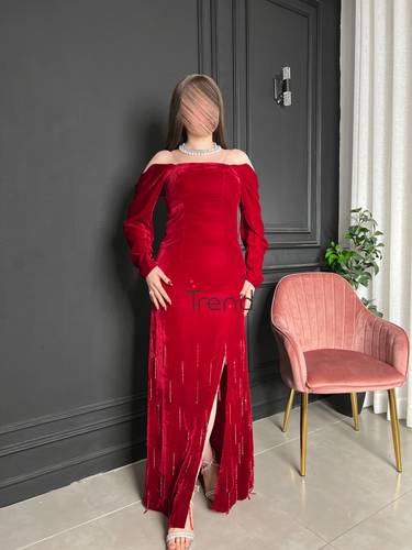 فستان عنابي مخملي بفتحه جانبيه وكرستالات منسدله - 2XL
