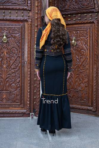 جلابيه مطرزة مع طرحة راس سودا وشال اصفر - 2XL