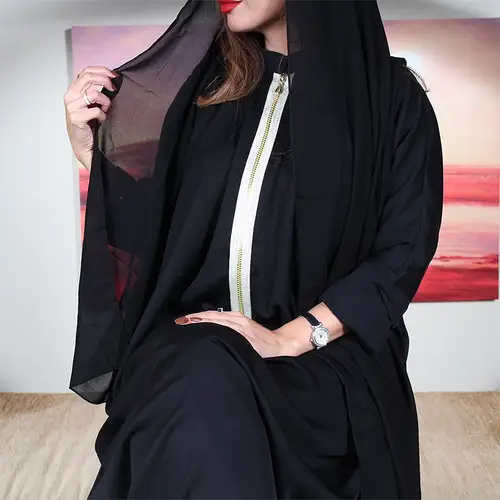 Elegant and modern black crepe abaya