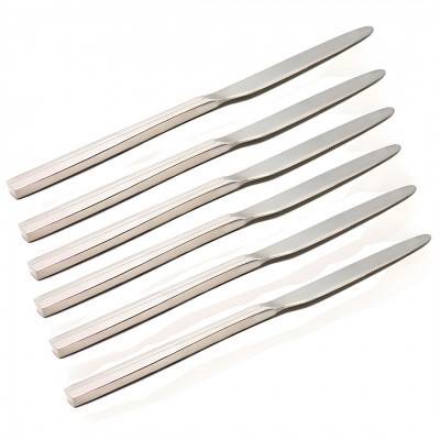 A set of steel cutlery knives with a silver line, 6 pieces