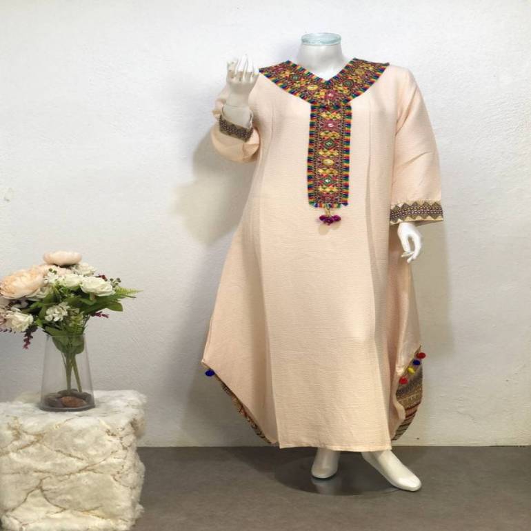جلابية نسائي باكمام وياقة مطرزة
