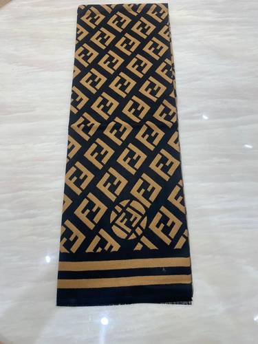 سكارف فيندي