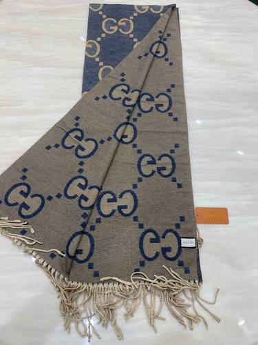 سكارف قوتشي