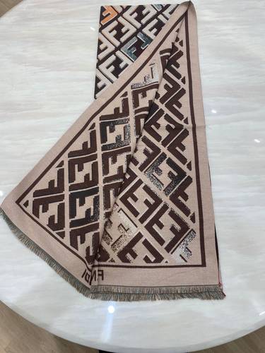 سكارف فيندي