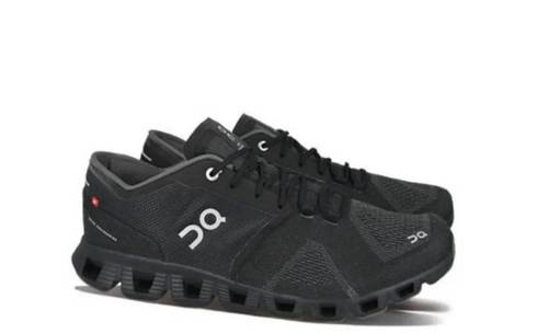 On cloud 5 black