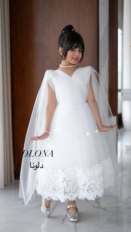 فستان بناتي ابيض