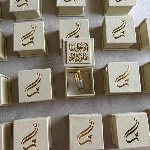 عدد 24 علب مخمل مع مسك فاخر