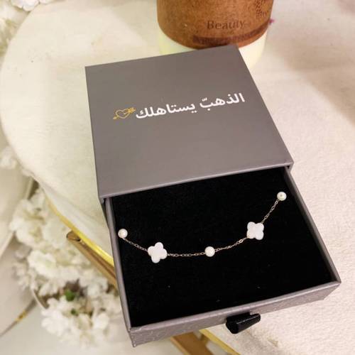إسوار ذهب عيار 18