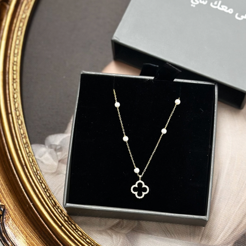 قلادة زهرة ولؤلؤ فضة