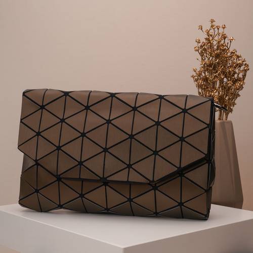 شنطة كتف 3D نسائية بتصميم عصري وخامتها من البوليستر مع حمالة للكتف