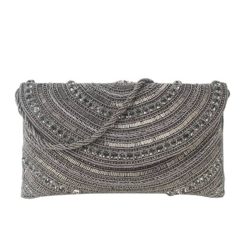 شنطة سهرة نسائية لون رمادي بتصميم هندسي مرصع بالكريستال والخرز