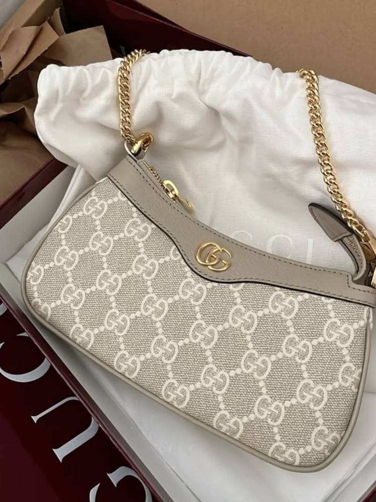 شنطة غوتشي لون ابي