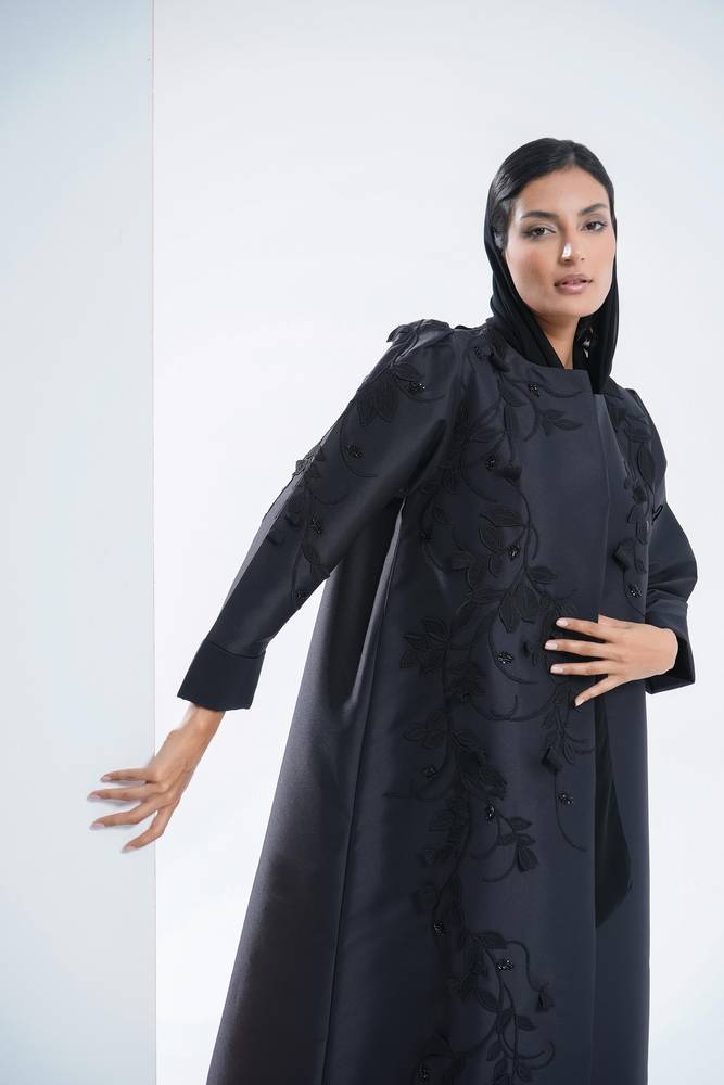 عباية تفته اسود بشك وتطريز اسود فاخر