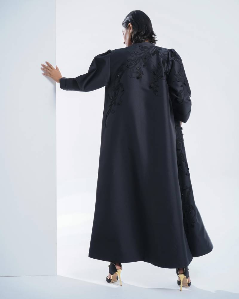 عباية تفته اسود بشك وتطريز اسود فاخر