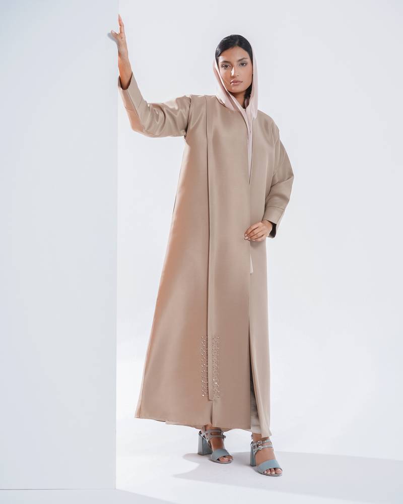 عباية تفته بيج بشك راقي بنهاية العبايه