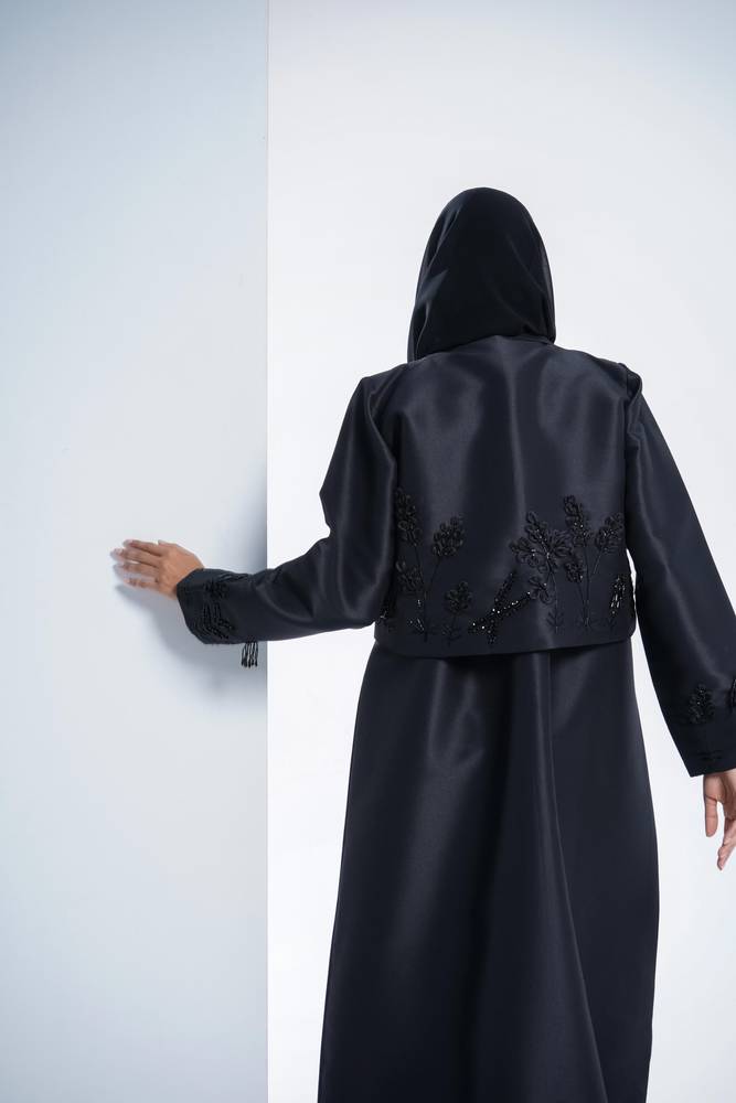 عباية من التفته الأسود مميزه بشك  انيق