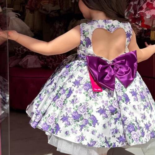 فستان ورود منفوش بقصه مميزه عالظهرر باللون البنفسجي