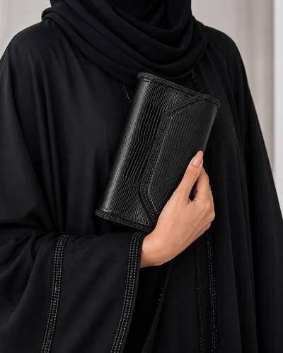 حقيبة نسائية حجم صغير باللون الأسود موديل CHT12005