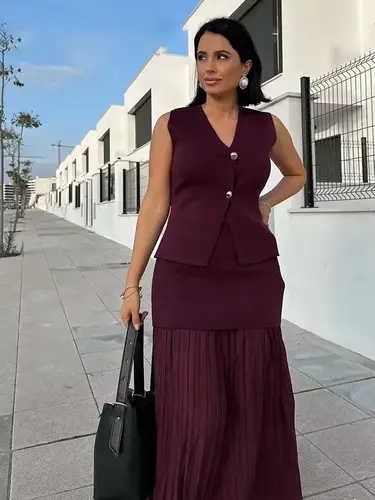 TRAFZA 2024 Women Skirt Set Wine Red Knitted V-Neck Sleeveless Slim Vest +Solid High Waist Zipper Patchwork Long Skirt Street