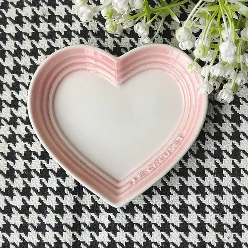 Ceramic Cat Bowl Extra Heart-Shaped Wide Anti Vomiting Stress Free Design12cm Durable Ceramic Pet Bowl for Small Cats & Dogs