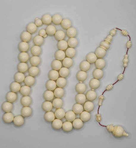 Luxury Old Pressed Lampshade Bakelite Misbaha Round Shape 57 Beads 76g – Al Dhabi Workshop Craftsmanship