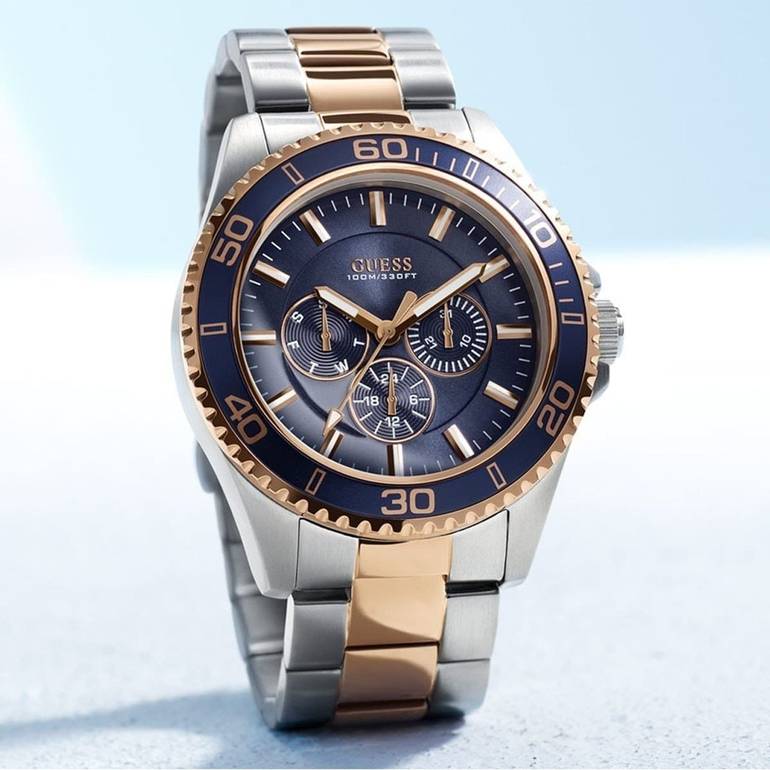 Guess W0172G3