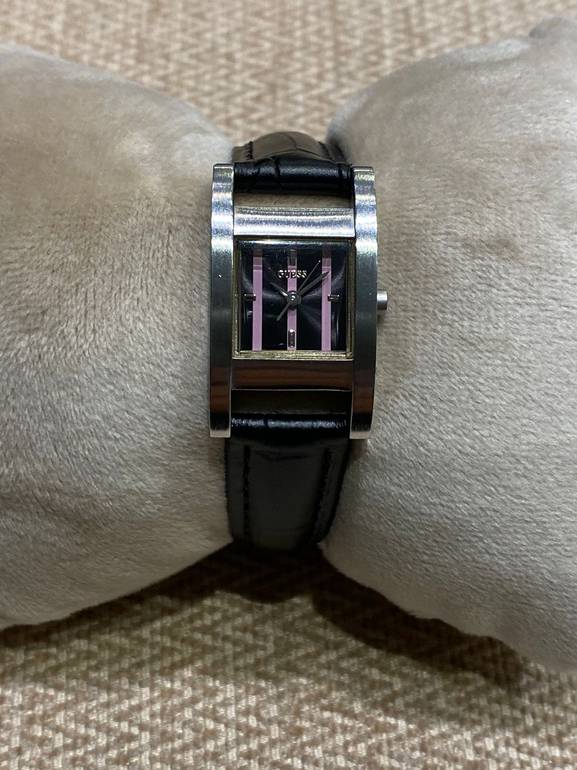 GUESS 165193L1 Â€“ WOMEN'S RECTANGULAR BLACK DIAL WATCH