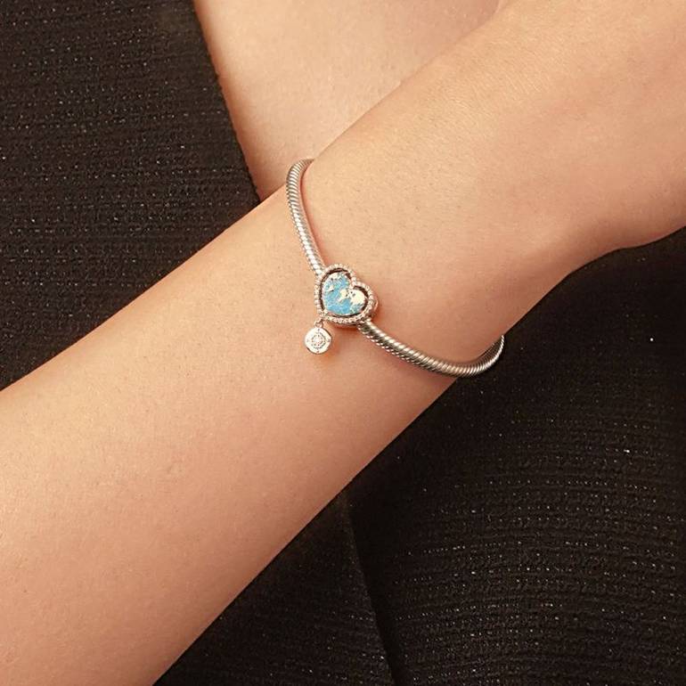 Gnoce World Map Heart Charm