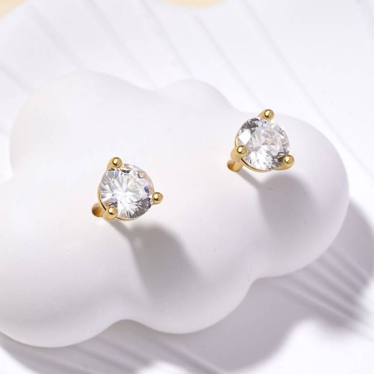 Gnoce Clear Sparkling Stone Stud Earrings