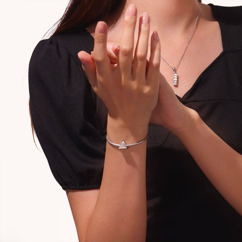 Gnoce City Series - Pyramid Charm