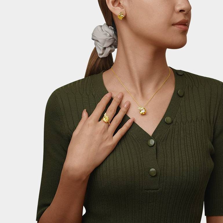 Gnoce Sparkling Honey Bee Necklaces