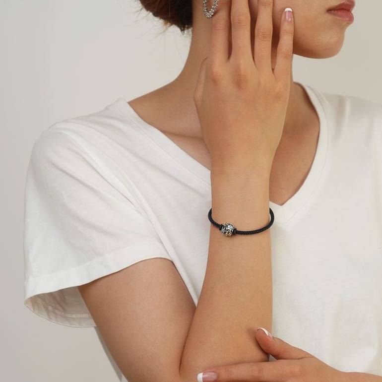 Gnoce Black Basic Bracelets with 2 Pieces of Stoppers