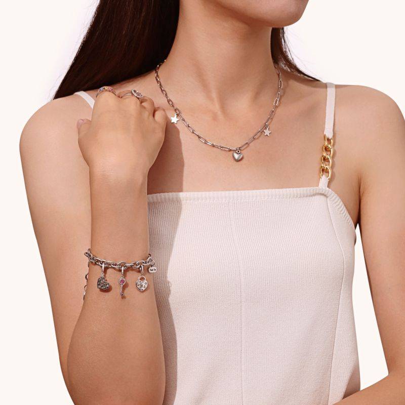 Gnoce Love Lock Clasp Clusters Charm