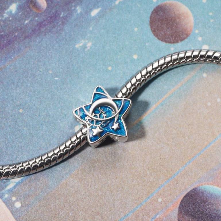 Gnoce Mechanical Star Charm
