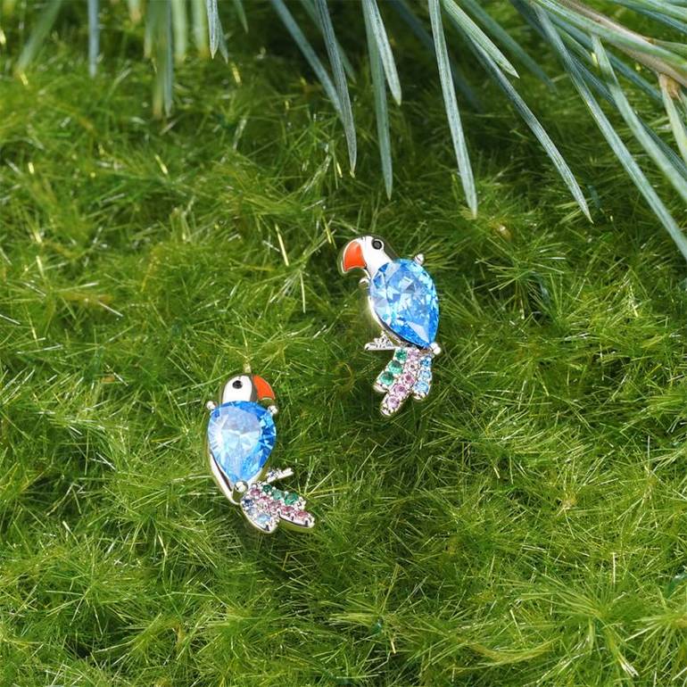 Gnoce Parrot Stud Earrings